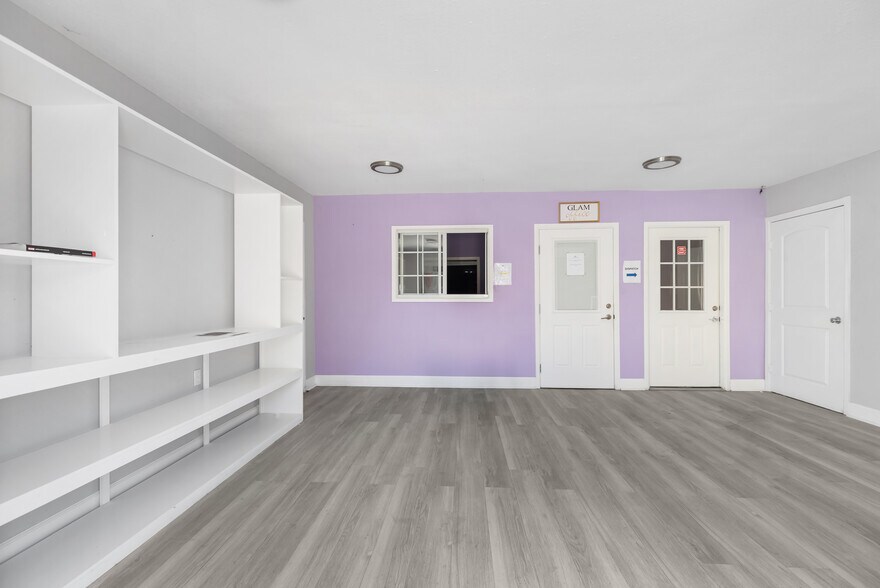 More Photos Of 4828 Holly Ave, Pasadena Truck Terminal For Sale