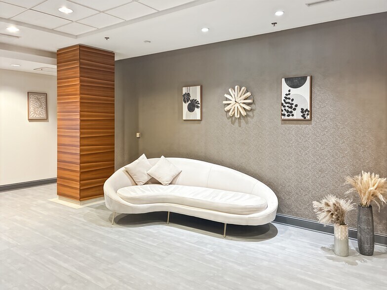 More Photos Of 1501 Main St, Columbia Coworking Space