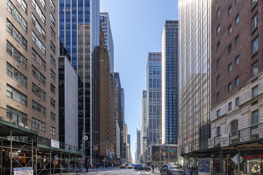 More Photos Of 1345 Avenue of the Americas, New York Office For Lease