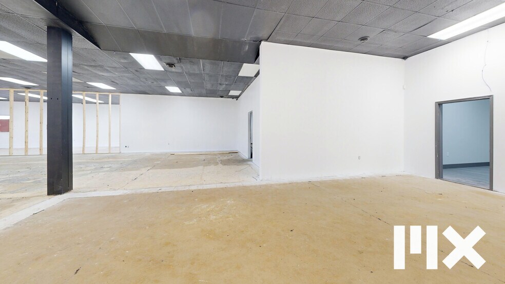 More Photos Of 3220 Bay Rd, Saginaw Storefront For Sale