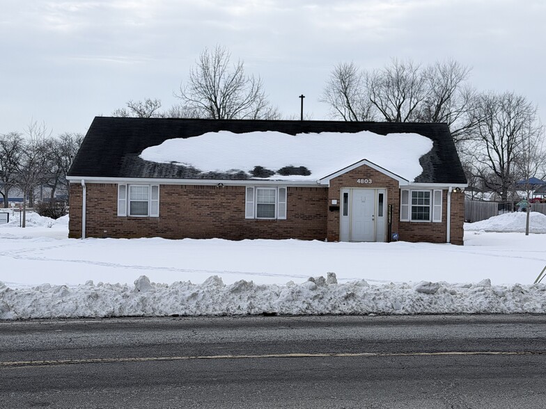 More Photos Of 4803 W 71st St, Indianapolis Medical For Sale
