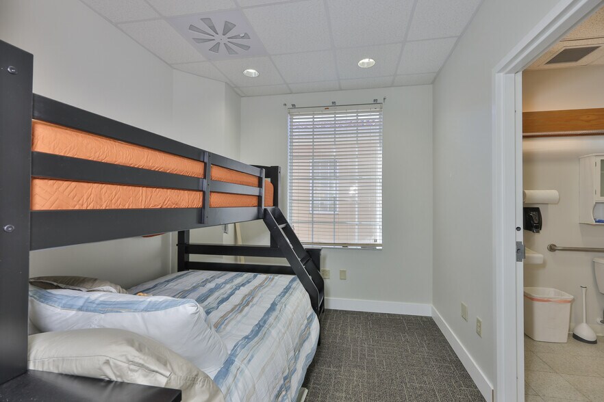 More Photos Of 1900 E Bay Dr, Largo Medical For Sale