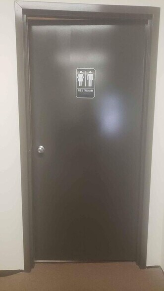 More Photos Of 20M Henshaw St, Woburn Office For Lease