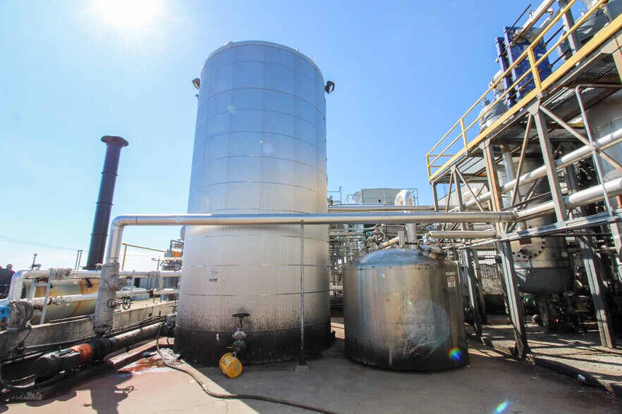 More Photos Of 5640 44th Ave S, Clinton Industrial For Sale