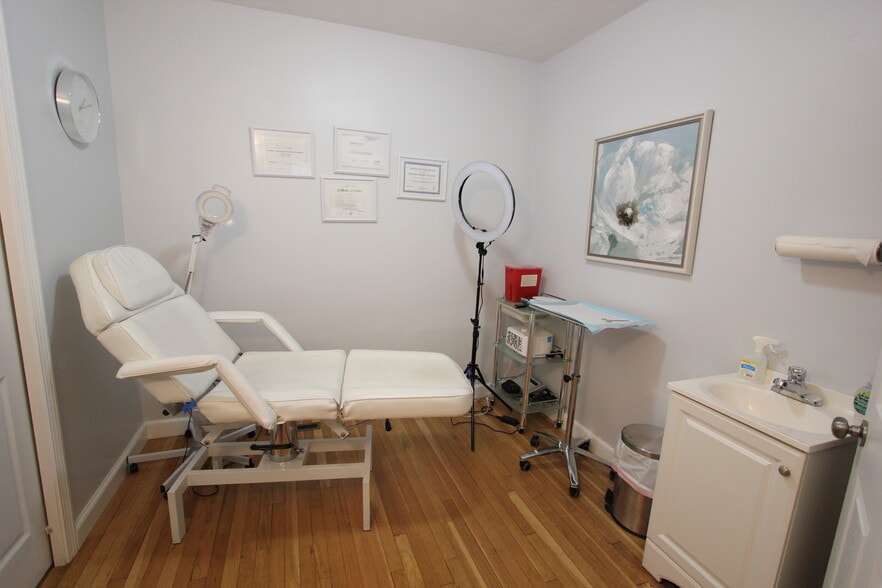 More Photos Of 323 W Central St, Franklin Office For Sale