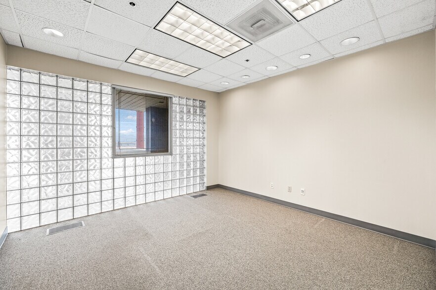 More Photos Of 2307 N Tx-289-loop, Lubbock Truck Terminal For Sale