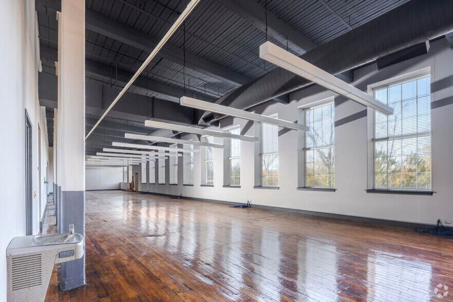 More Photos Of 100 CTC Dr, Edgefield Warehouse For Sale