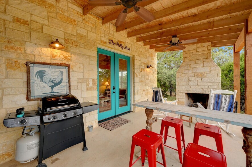 More Photos Of 7400 McGregor Ln, Dripping Springs Hotel For Sale