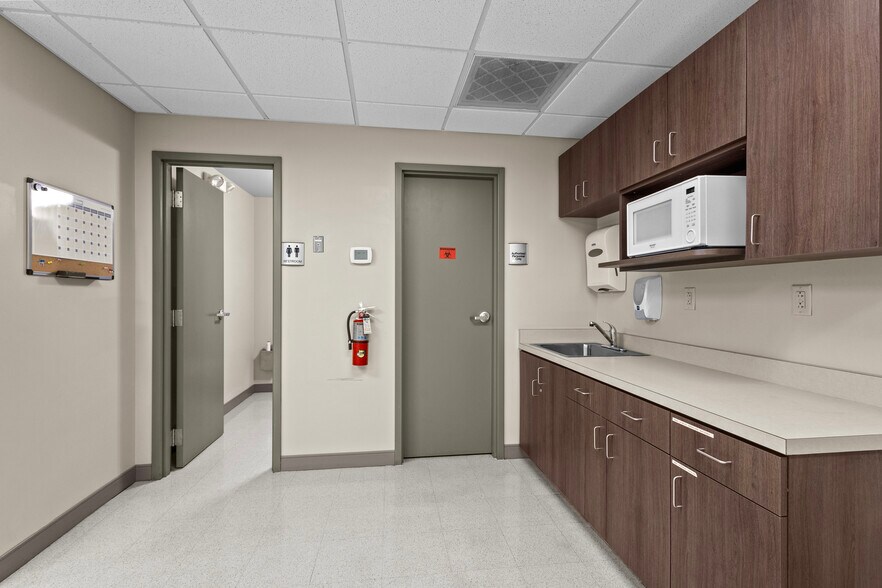 More Photos Of 75-35 S Mcbee Ave, Greenville Storefront Retail Office For Lease