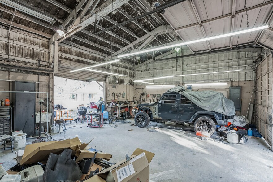 More Photos Of 10 Barry Ave, Mascotte Auto Repair For Sale