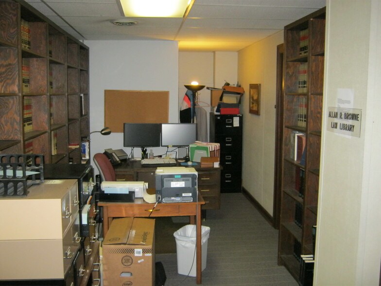 More Photos Of 922 Oak St, Kansas City Office For Sale