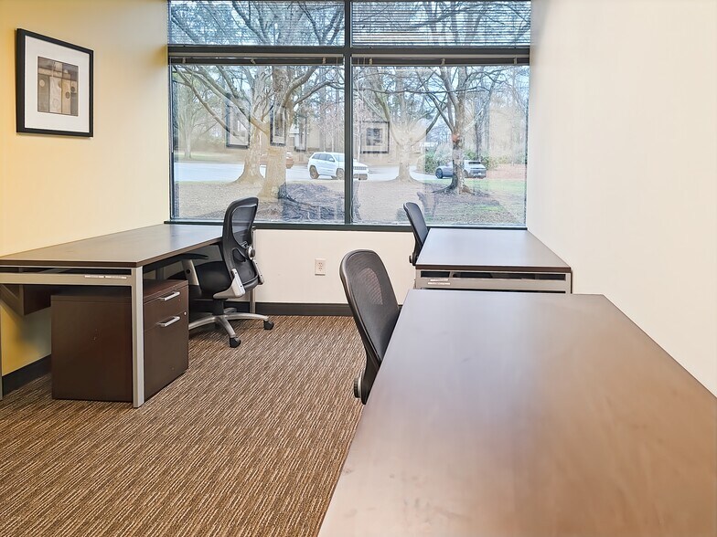More Photos Of 11555 Medlock Bridge Rd, Duluth Coworking Space