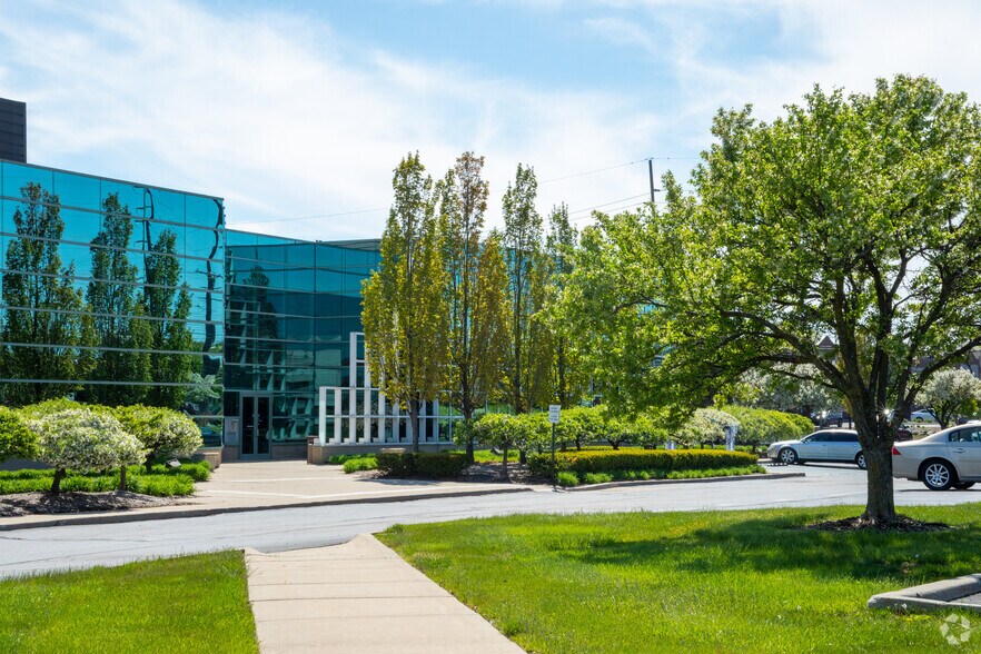 More Photos Of 39209 W 6 Mile Rd, Livonia Office For Lease