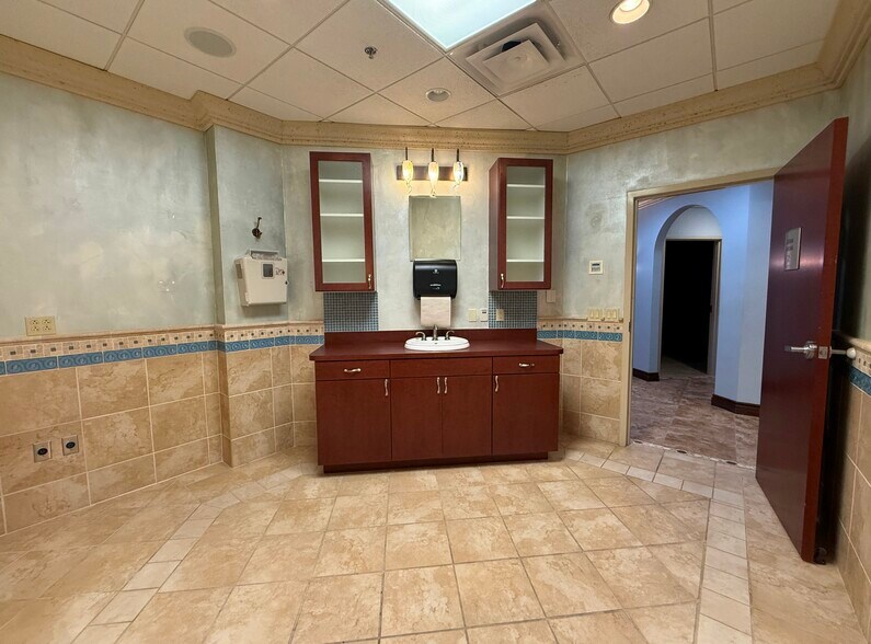 More Photos Of 1890 LPGA Blvd, Daytona Beach Medical For Lease