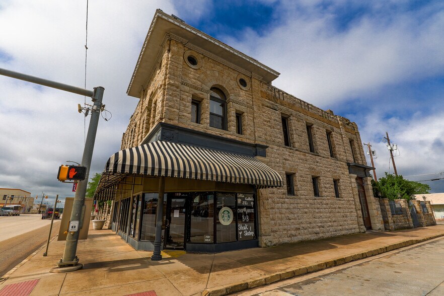 More Photos Of 119 N Main St, Jacksboro Hospitality For Sale