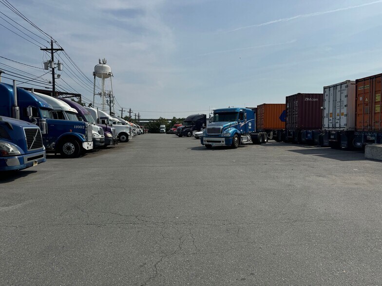 More Photos Of 207-215 Avenue L, Newark Land For Lease