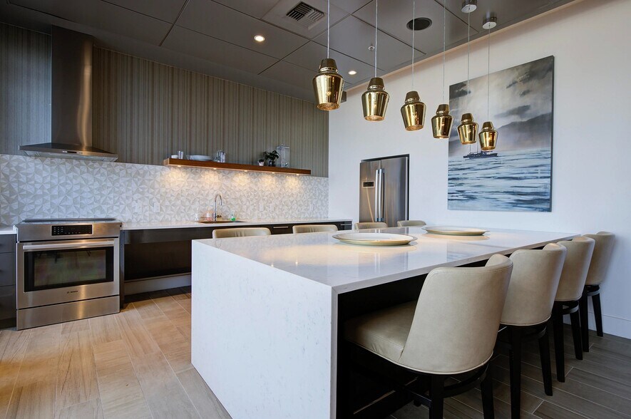 More Photos Of 50 University St, Seattle Apartments For Lease