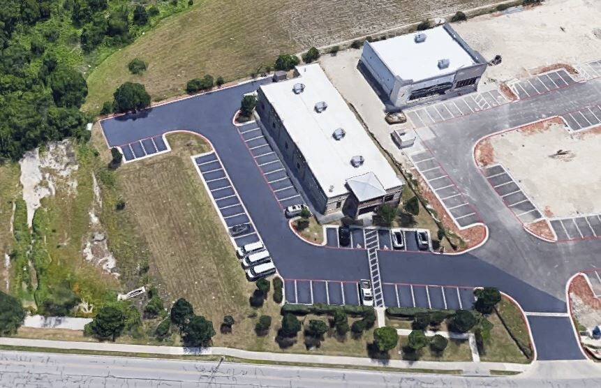 More Photos Of 2401 S A W Grimes Blvd, Round Rock Freestanding For Sale