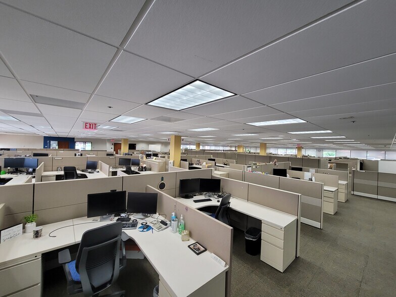 More Photos Of 3200 Robbins Rd, Springfield Office For Sale