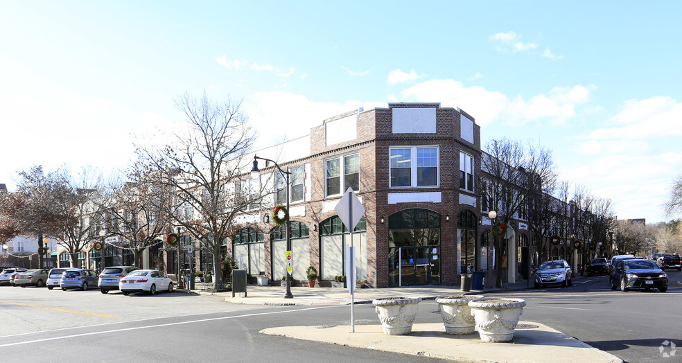 Primary Photo Of 133-151 Parkway Rd, Bronxville Storefront Retail Office For Lease