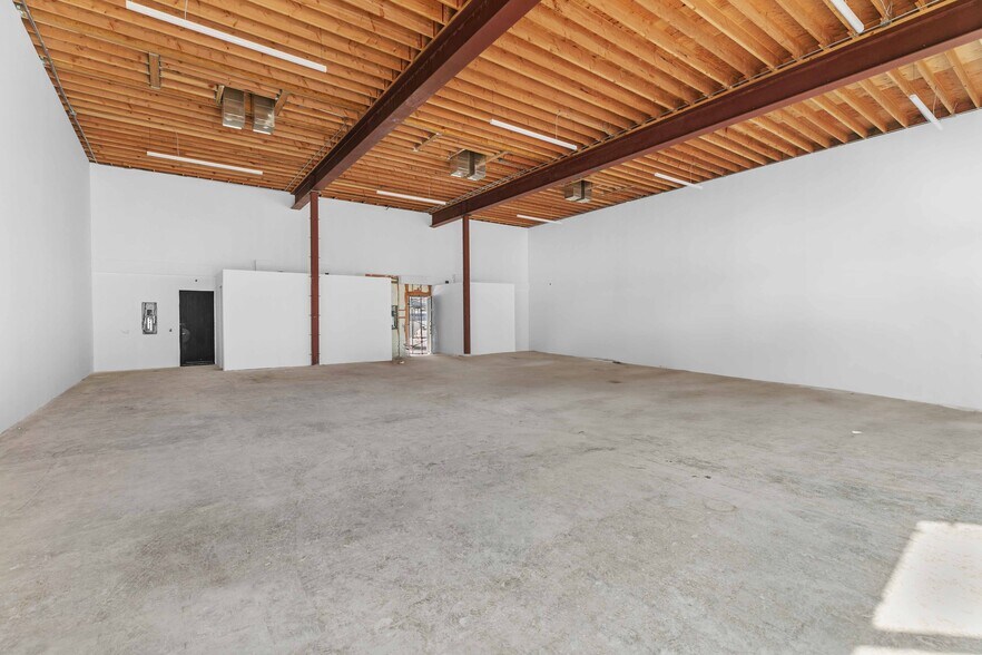 More Photos Of 5933 Vineland Ave, North Hollywood Storefront For Lease