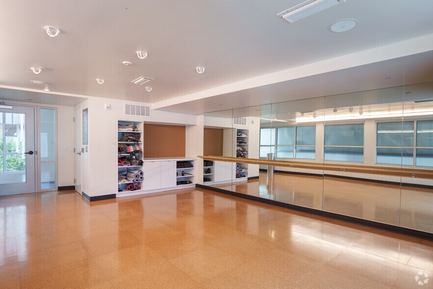 More Photos Of 2302 Valdez St, Oakland Apartments For Lease