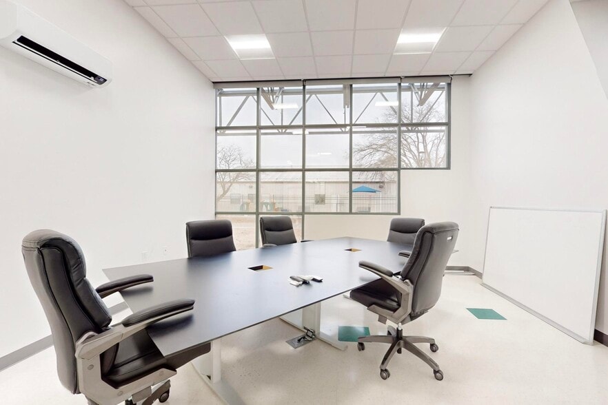 More Photos Of 6410 Gibson Blvd SE, Albuquerque Bank For Sale