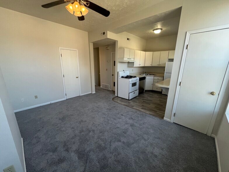 More Photos Of 1001 N 29th St, Omaha Apartments For Sale