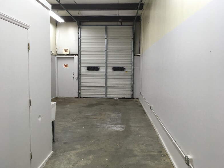 More Photos Of 714-730 Montana Dr, Charlotte Unknown For Lease