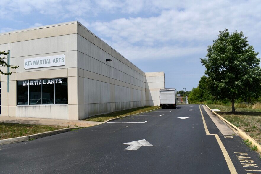 More Photos Of 4100-4136 Lafayette Blvd, Fredericksburg Light Distribution For Lease