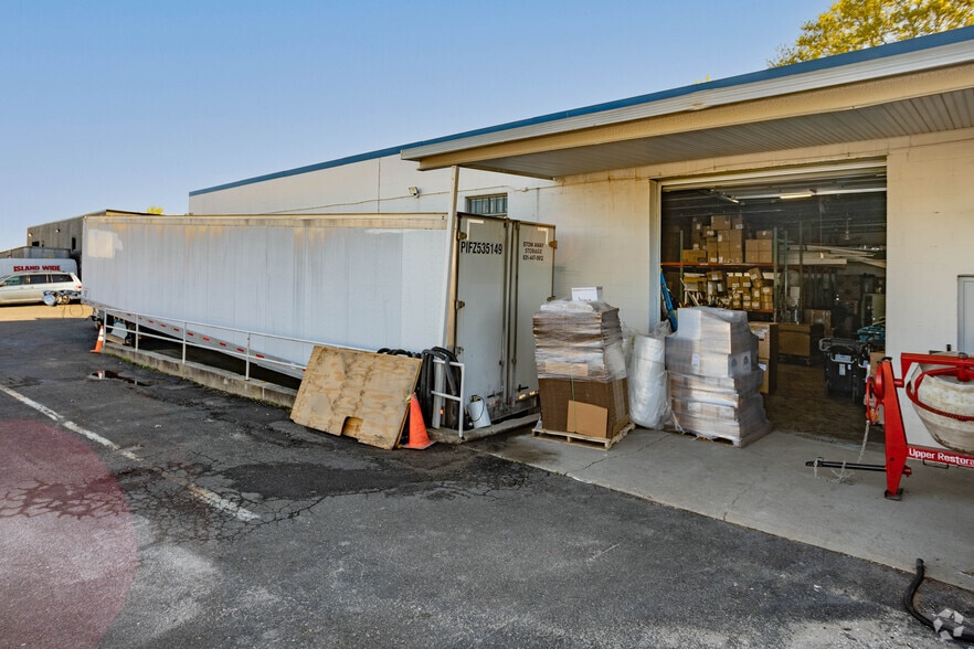 More Photos Of 72 Otis St, West Babylon Light Manufacturing For Sale