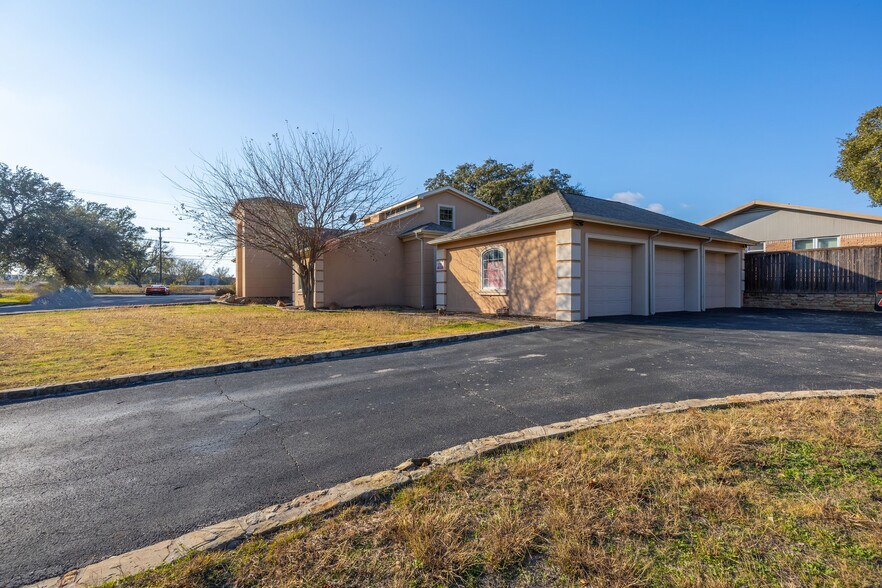 More Photos Of 1715 S Morgan St, Granbury Office Residential For Sale