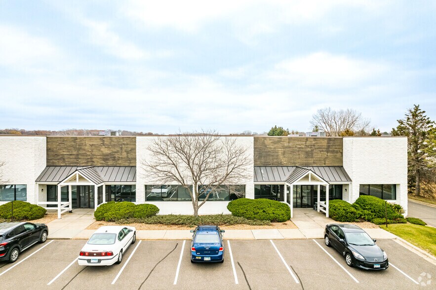 More Photos Of 17741-17823 Kenwood Trl, Lakeville General Retail For Lease