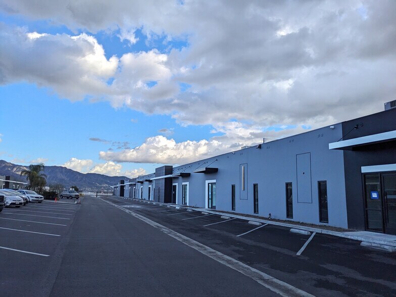 Primary Photo Of 7041-7057 1/2 Vineland Ave, North Hollywood Warehouse For Lease