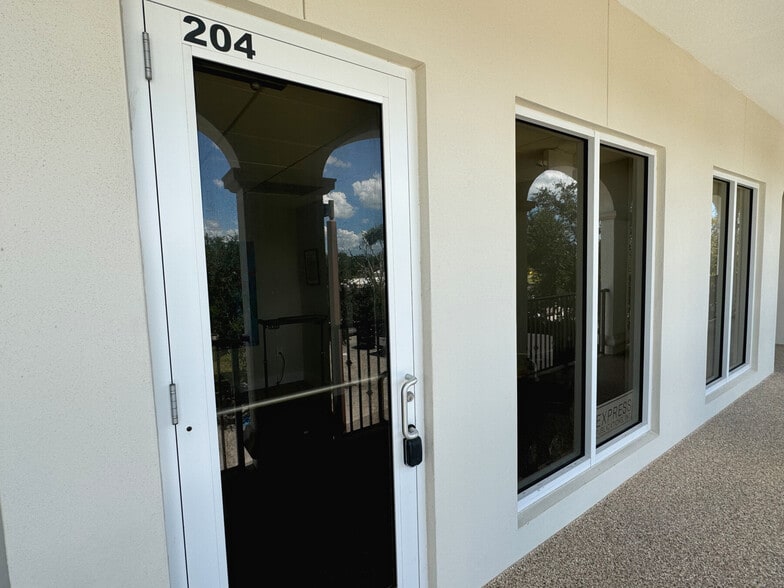 More Photos Of 3976 Destination Dr, Osprey Storefront For Sale