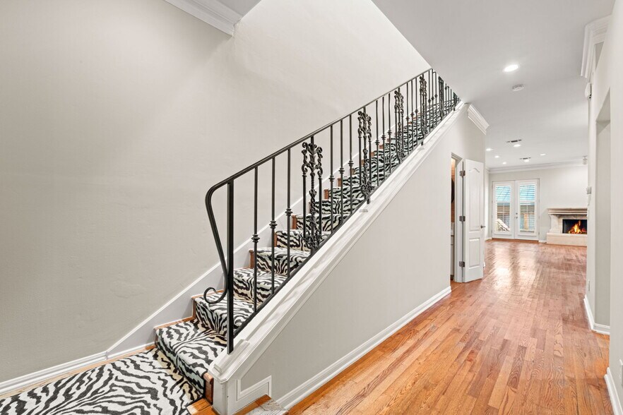 More Photos Of 131 Saint Dennis Ave, Alamo Heights Multifamily For Sale