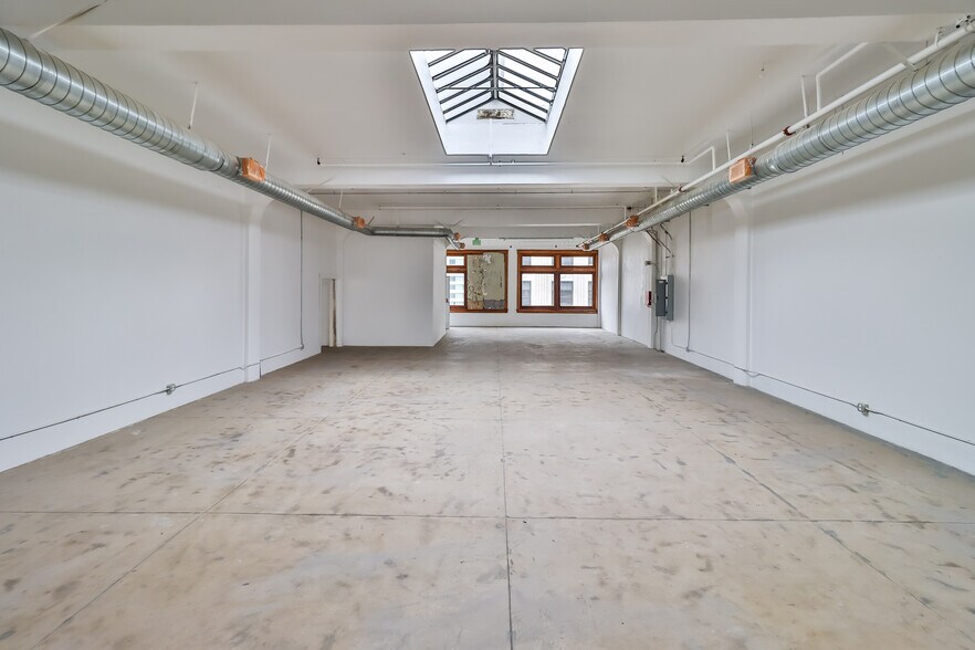 More Photos Of 737 S Broadway, Los Angeles Loft Creative Space For Sale