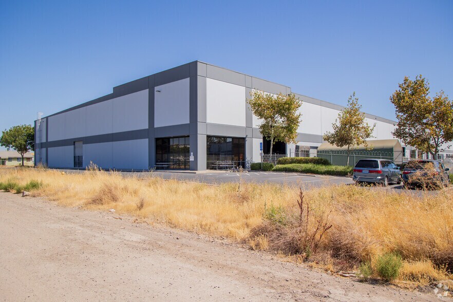 More Photos Of 1641 E Citation St, Stockton Warehouse For Lease