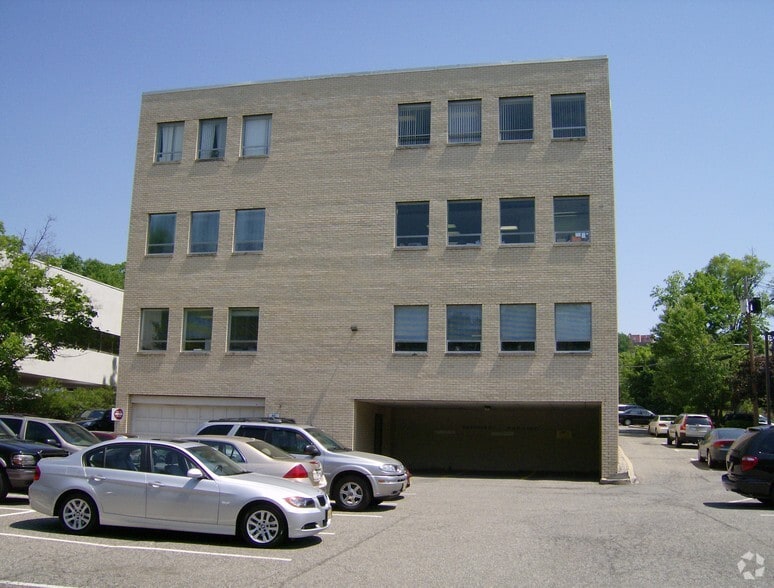 More Photos Of 80 Pompton Ave, Verona Office For Lease