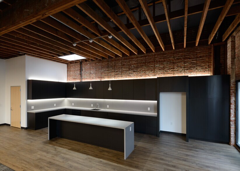 More Photos Of 1714-1720 Franklin St, Oakland Office For Sale