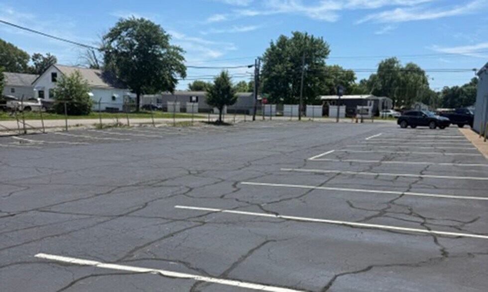 More Photos Of 1501 Allens Ln, Evansville Warehouse For Sale