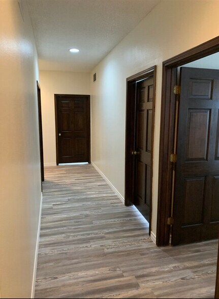 More Photos Of 825 John Ben Shepperd Pky, Odessa Office Residential For Lease