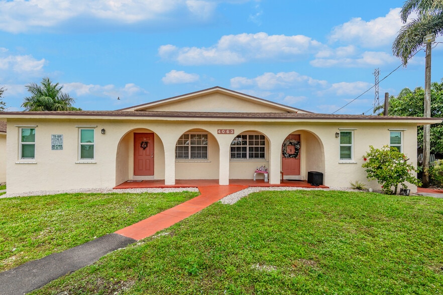More Photos Of 4063-4065 SW 51st St, Fort Lauderdale Apartments For Sale