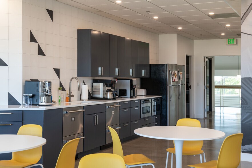 More Photos Of 1 International Ct, Broomfield Office For Sale