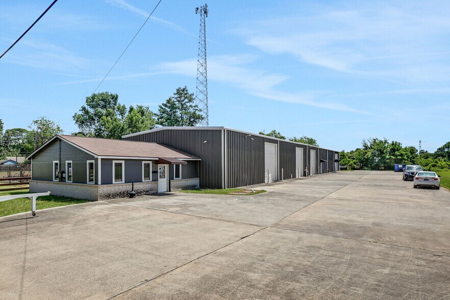More Photos Of 19650 Ramblewood Dr, Humble Distribution For Sale