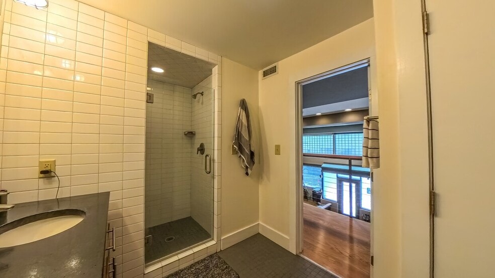 More Photos Of 209 1st St SW, Roanoke Apartments For Sale