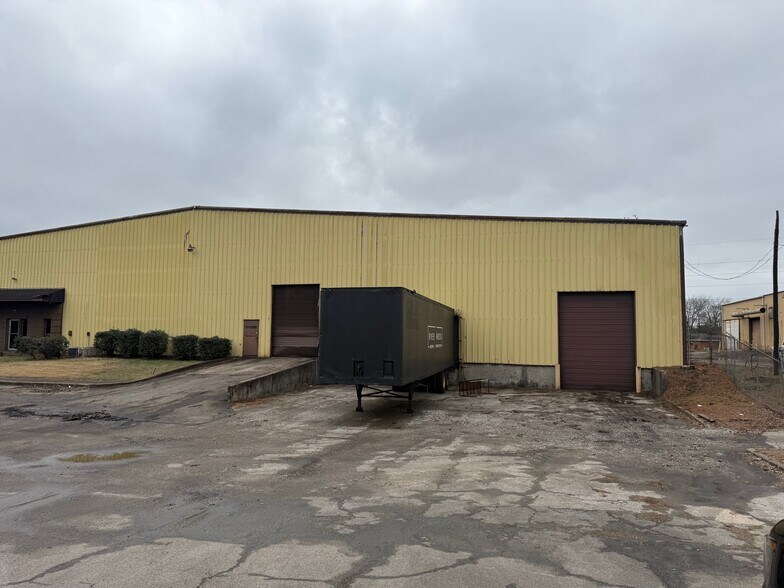 More Photos Of 3335 35th Ave N, Birmingham Manufacturing For Lease