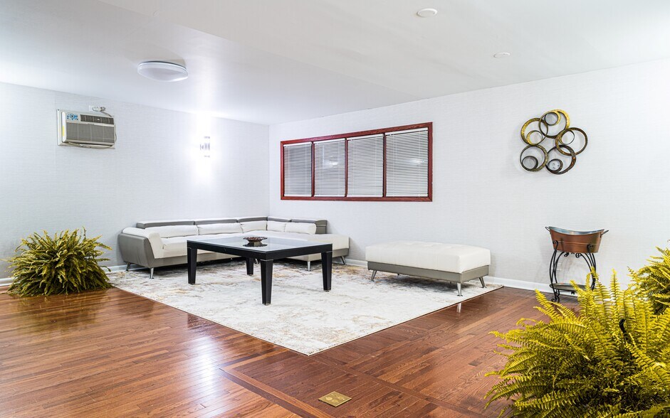 More Photos Of 2300 River Rd, River Grove Freestanding For Sale