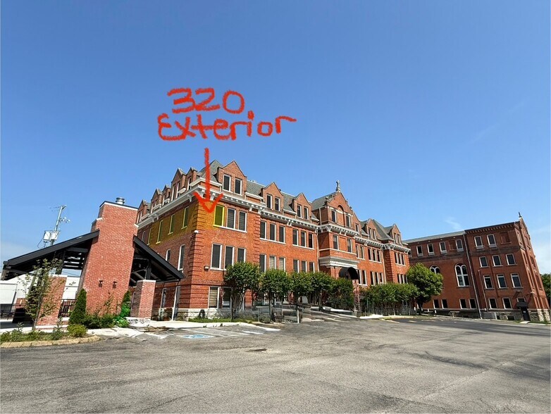 More Photos Of 2021 21st Ave S, Nashville Office Residential For Lease