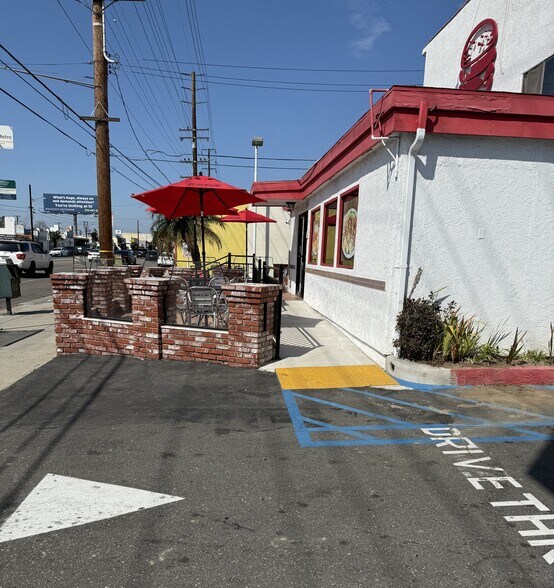 More Photos Of 15340 Crenshaw Blvd, Gardena Fast Food For Sale